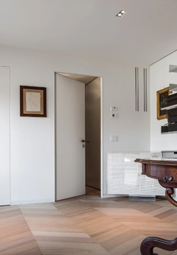 PROJECT - The interior door with concealed hinges by OIKOS VENEZIA - view 3